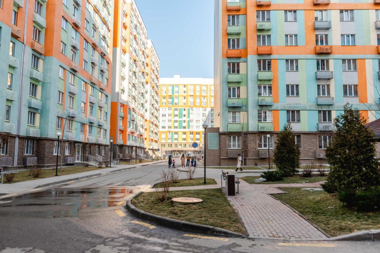 Akvarel Apartment Near Adk Алматы Экстерьер фото